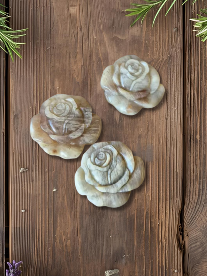 Pierre de Lune sculptée en rose